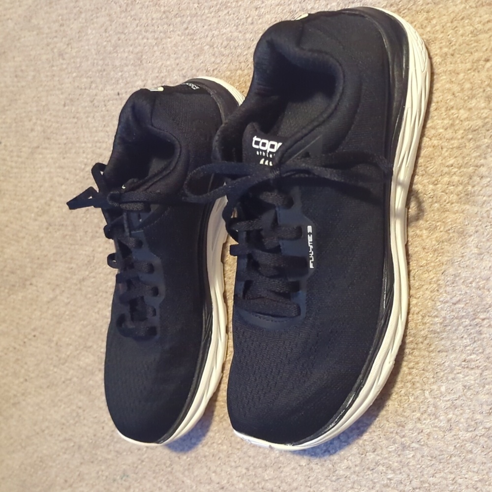 Topo Athletic Fli-Lyte 3 Womens 8.5 Black White Running Athletic Shoes 3MM Drop
